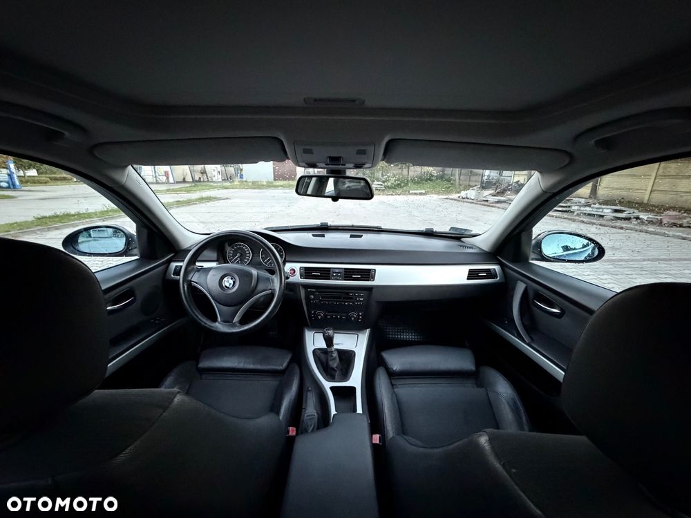 BMW Seria 3 325i - 17