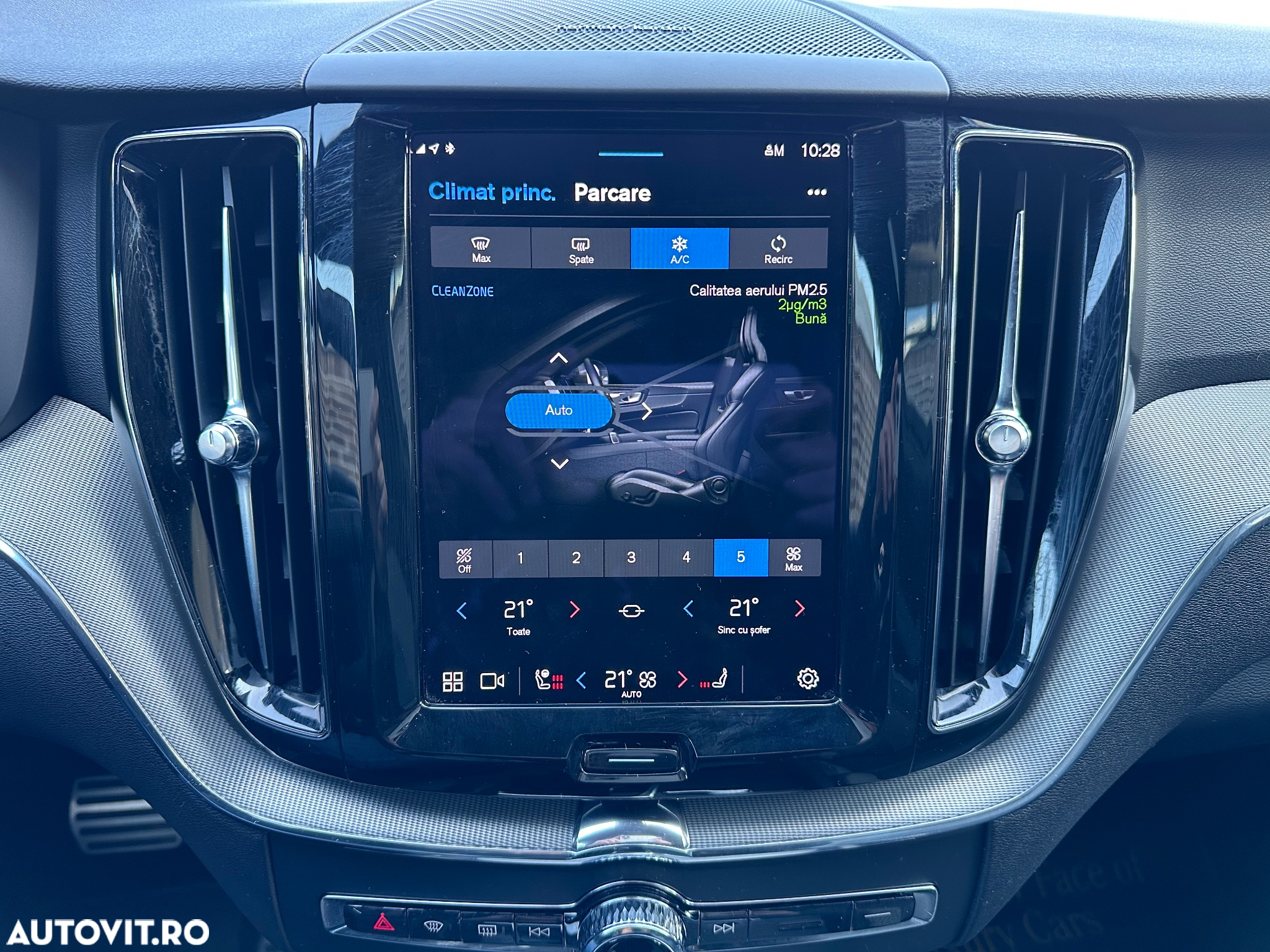 Volvo XC 60 T6 AWD Recharge Geartronic RDesign - 25