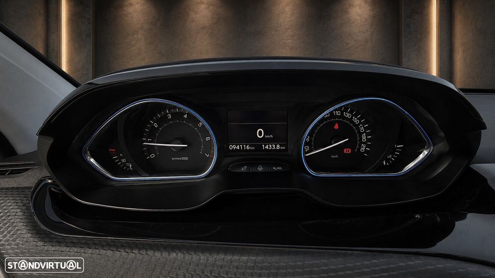 Peugeot 2008 1.2 PureTech Allure - 19