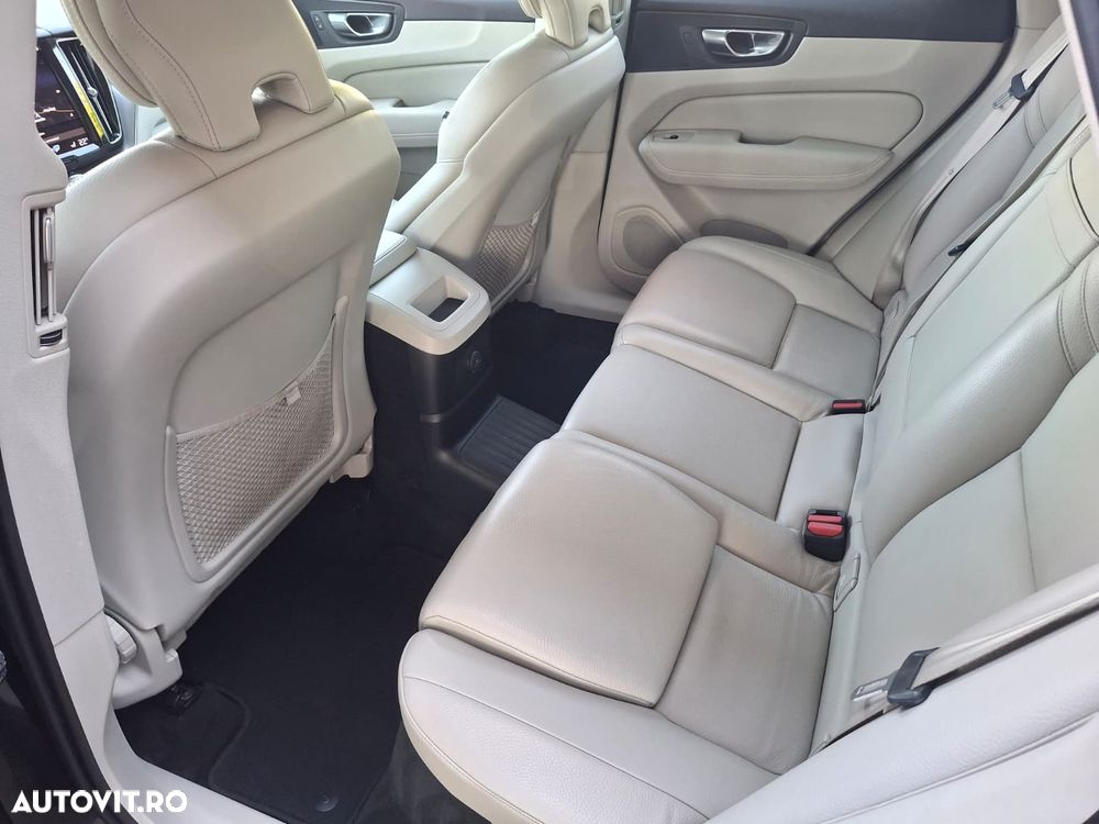 Volvo XC 60 T6 AWD Recharge Geartronic Inscription - 16