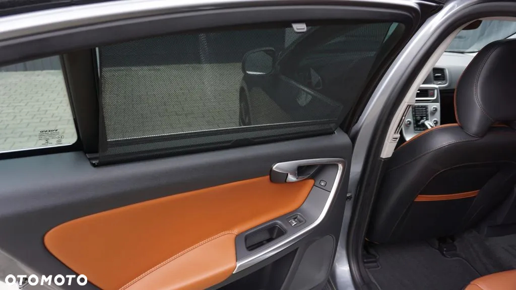 Volvo S60 2.5 T5 - 24