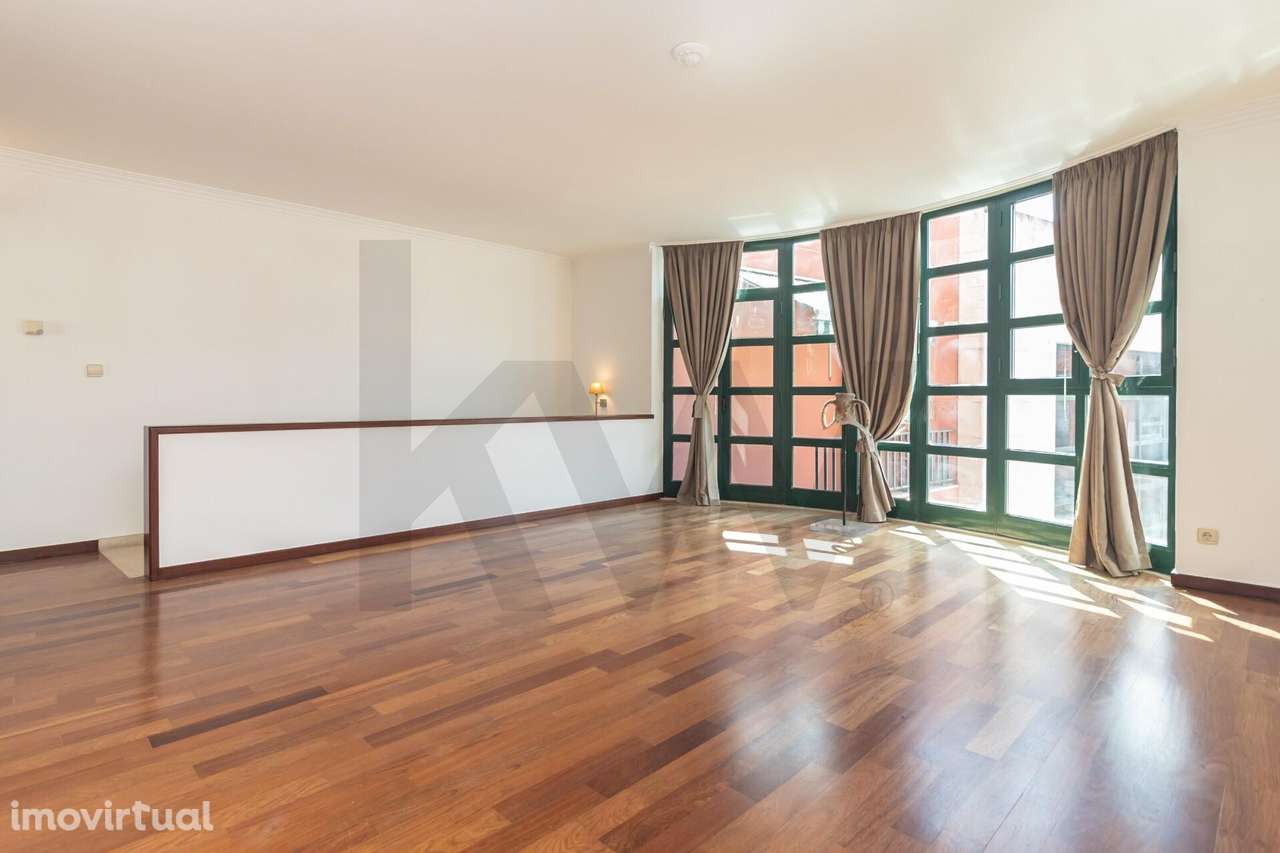 Moradia T4 Exclusiva na Estrela/Lapa – Garagem e lareira - Grande imagem: 2/48