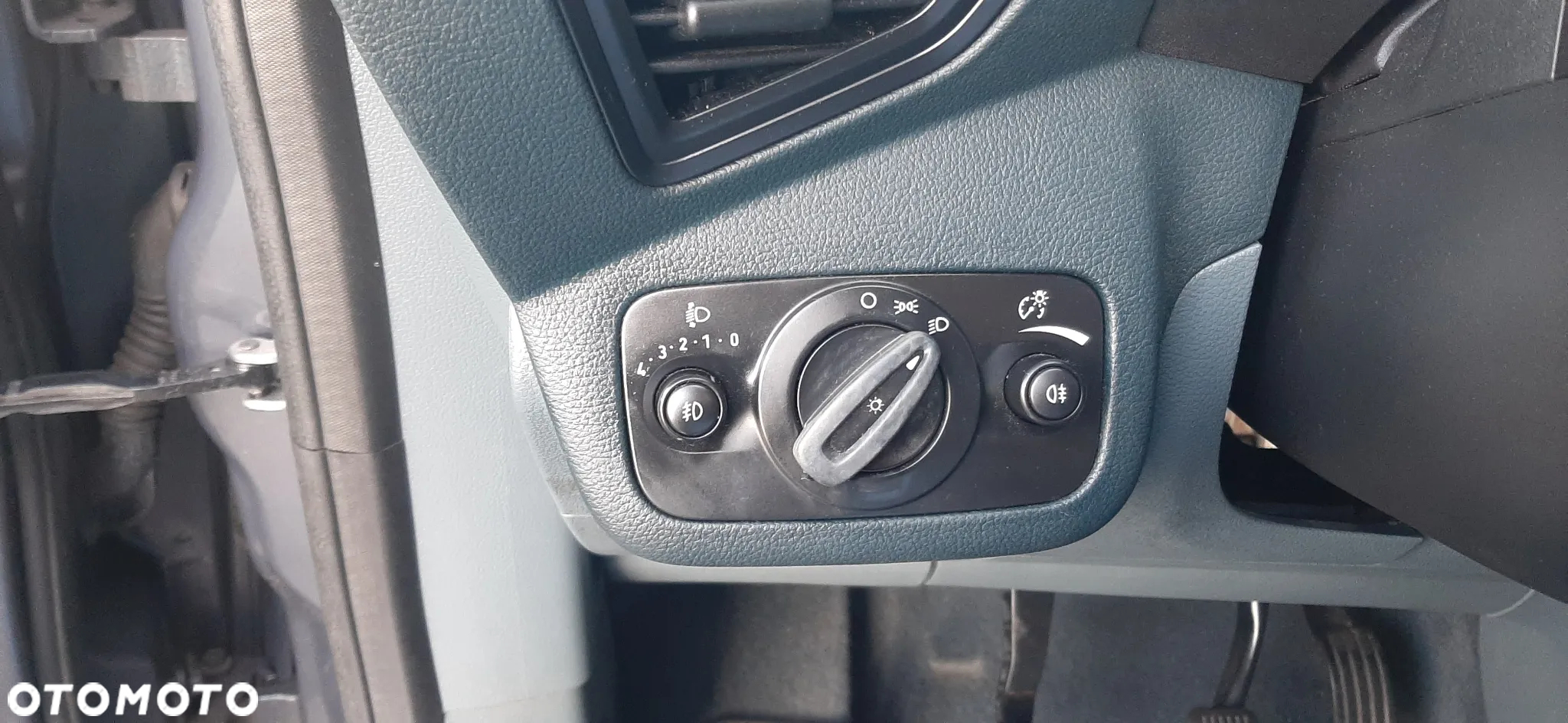 Ford Grand C-MAX - 35