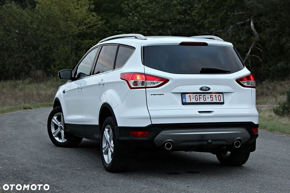 Ford Kuga 2.0 TDCi 2x4 Titanium - 12