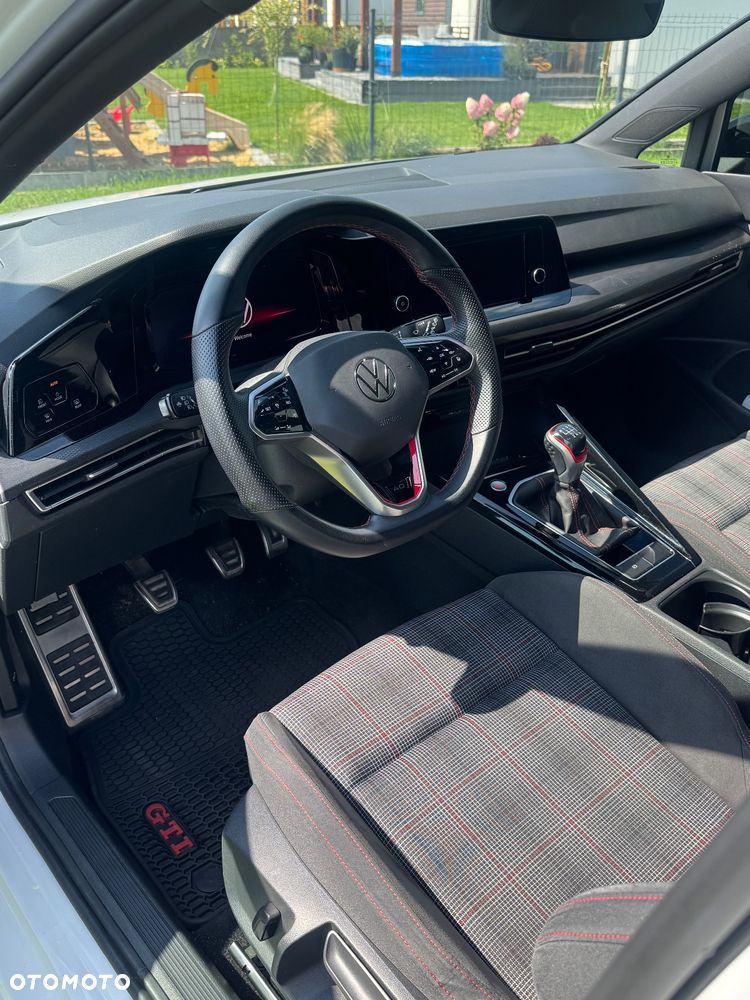Volkswagen Golf - 11
