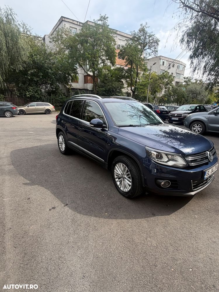 Volkswagen Tiguan - 1