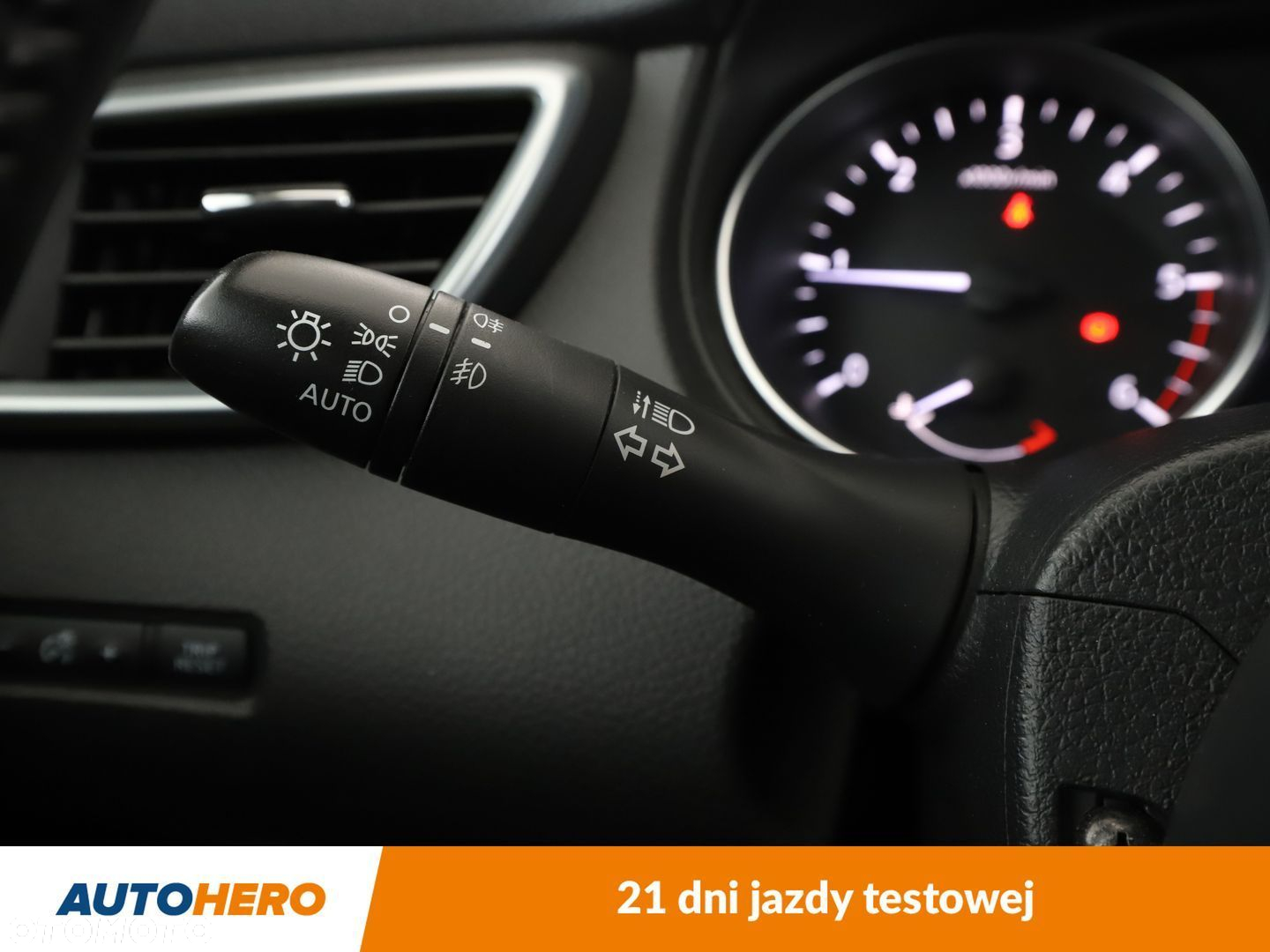 Nissan Qashqai 1.6 DCi Visia - 27