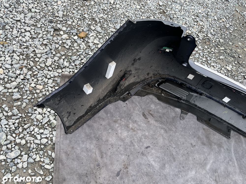 Zderzak tył 4xPDC Toyota Corolla E21 LIFT KOMBI 8X8 - 15