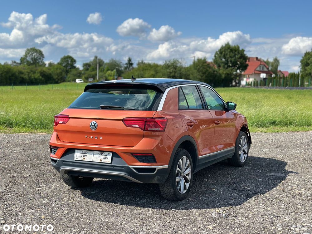 Volkswagen T-Roc - 12