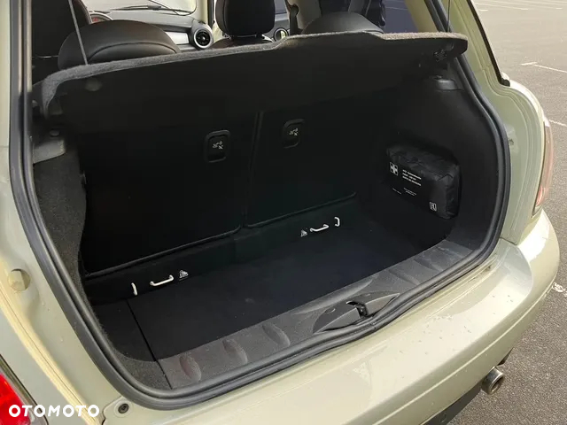 MINI Cooper Standard - 24