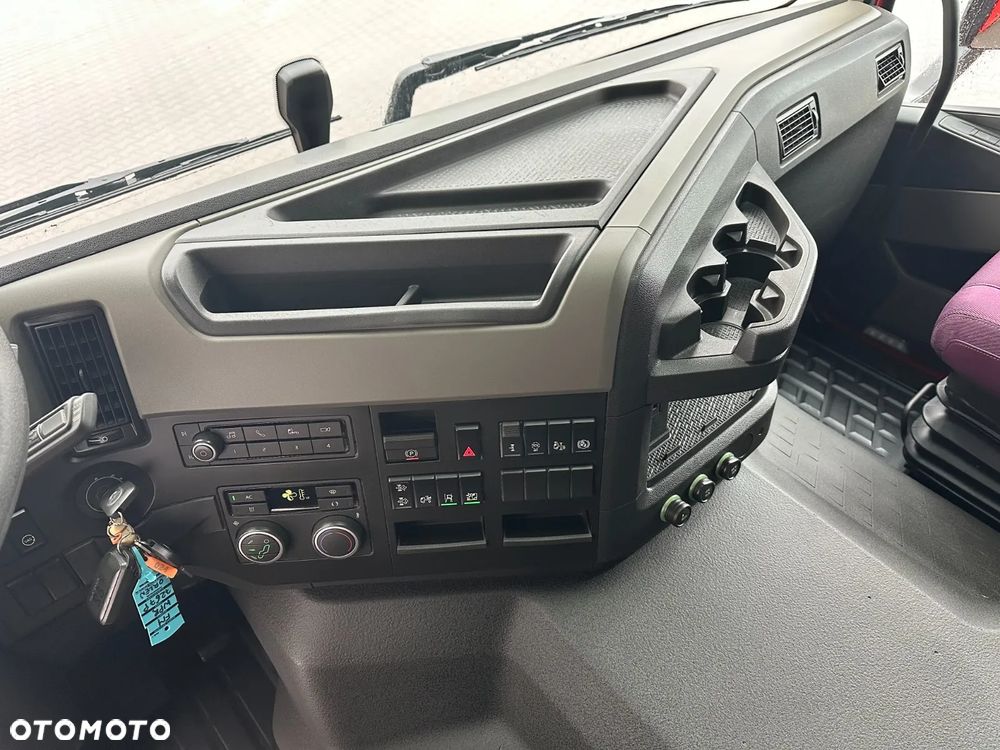 Volvo FM430 - 12