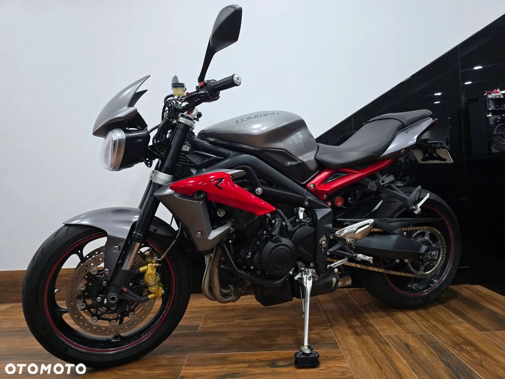 Triumph Street Triple - 30