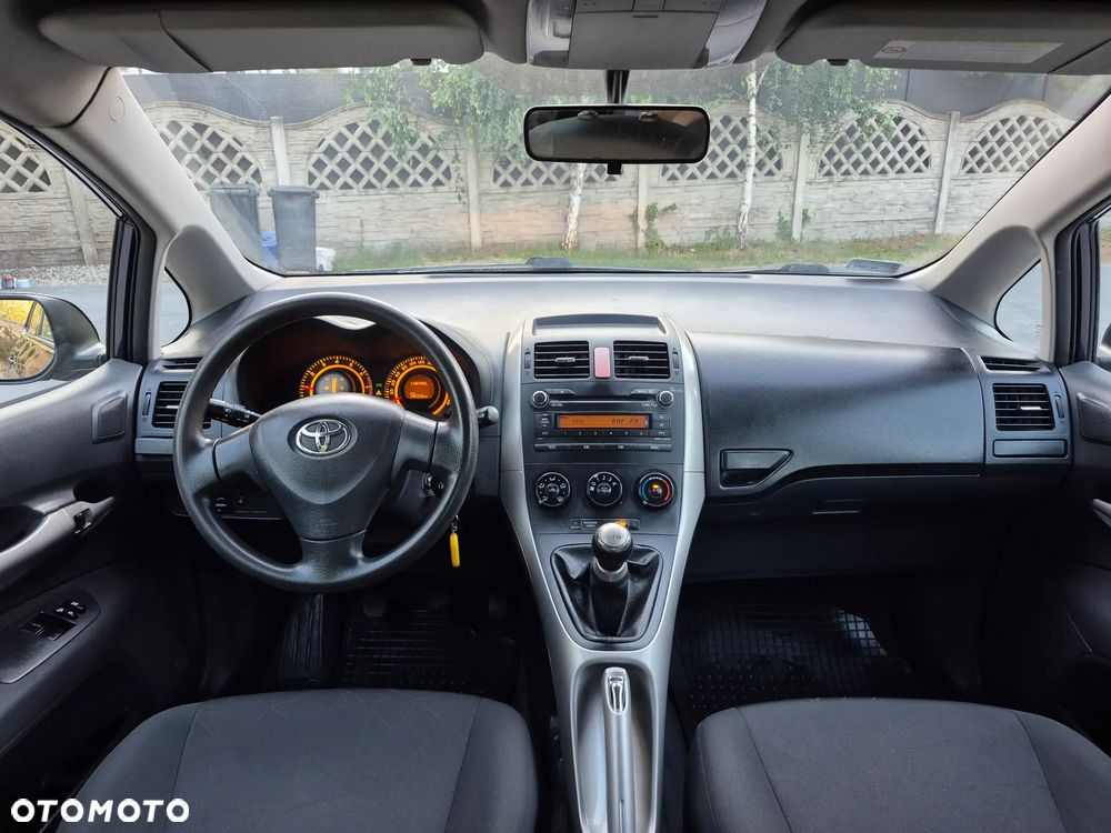 Toyota Auris 1.4 VVT-i Terra - 5