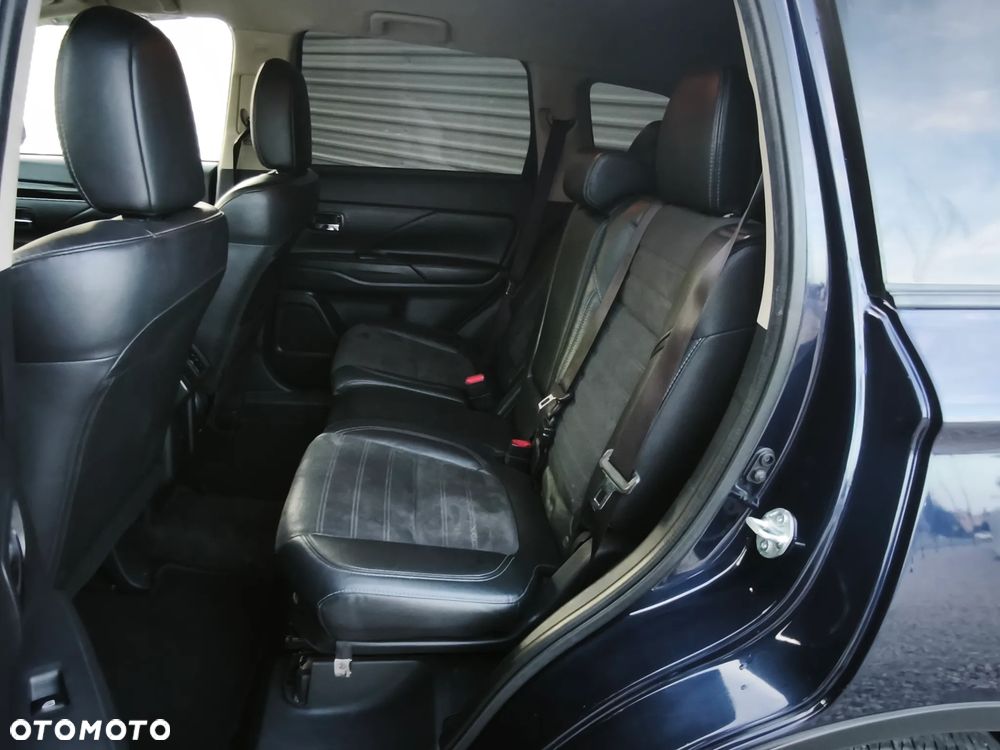 Mitsubishi Outlander - 7