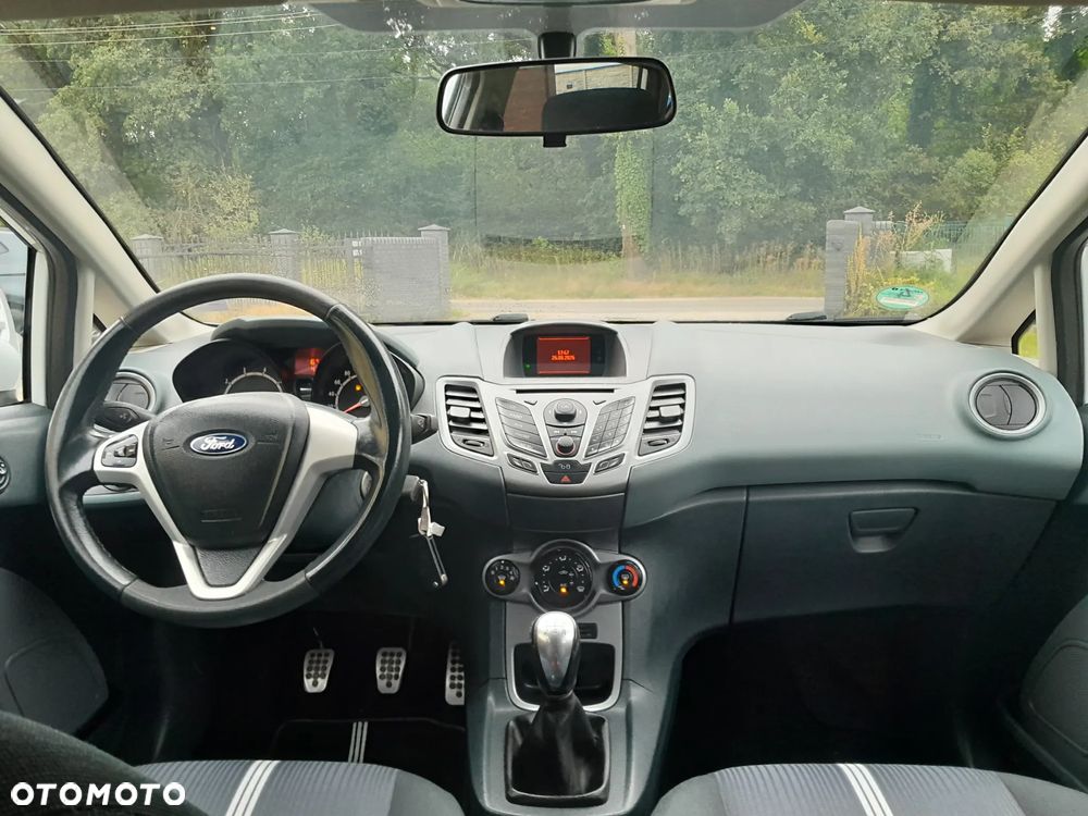 Ford Fiesta 1.25 Celebration - 22