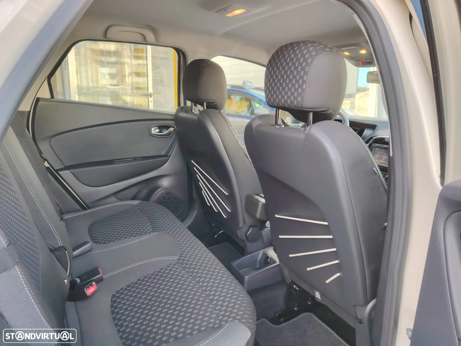 Renault Captur 1.2 TCe Exclusive - 25