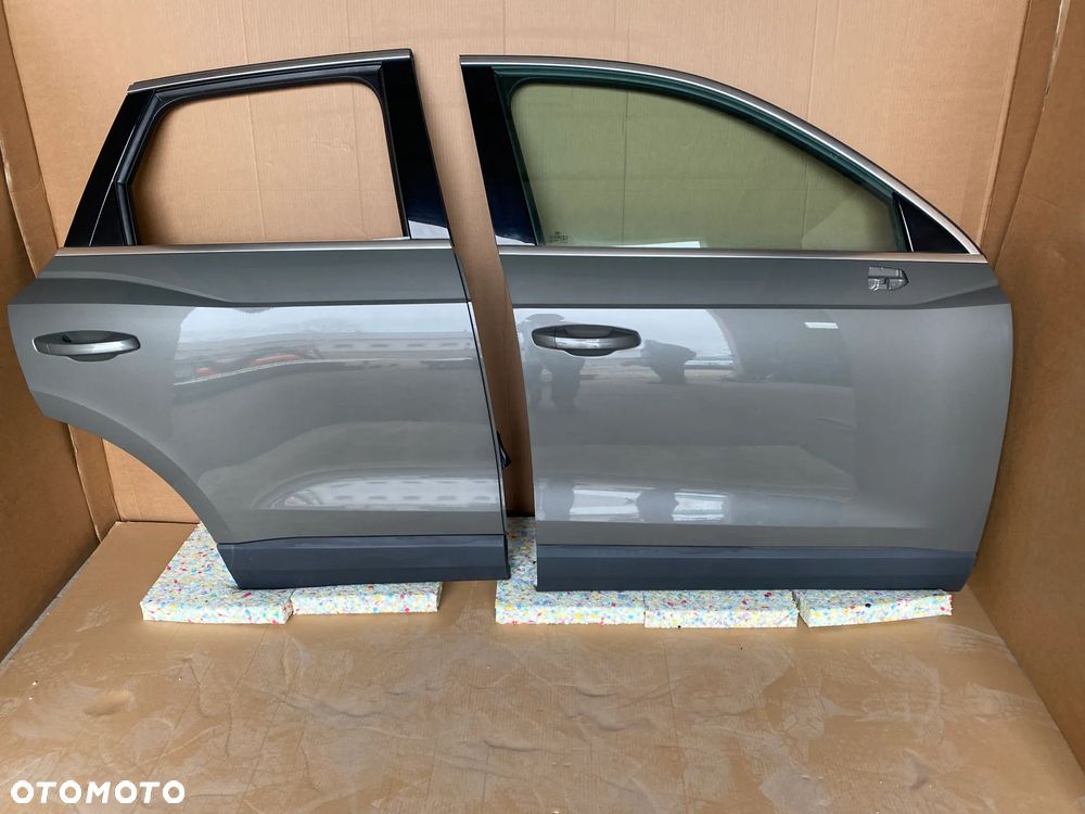AUDI Q3 83A komplet drzwi przód tył prawe na prawą st. kolor Z7 Z7 LX7G 28km - 2