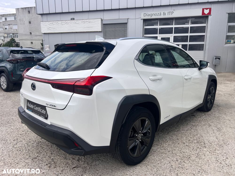 Lexus UX - 6
