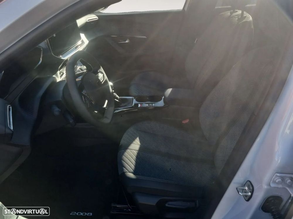 Peugeot 2008 1.2 PureTech Allure - 10