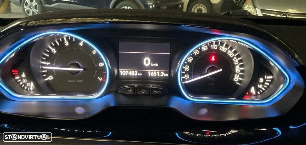 Peugeot 2008 1.2 PureTech Allure - 6