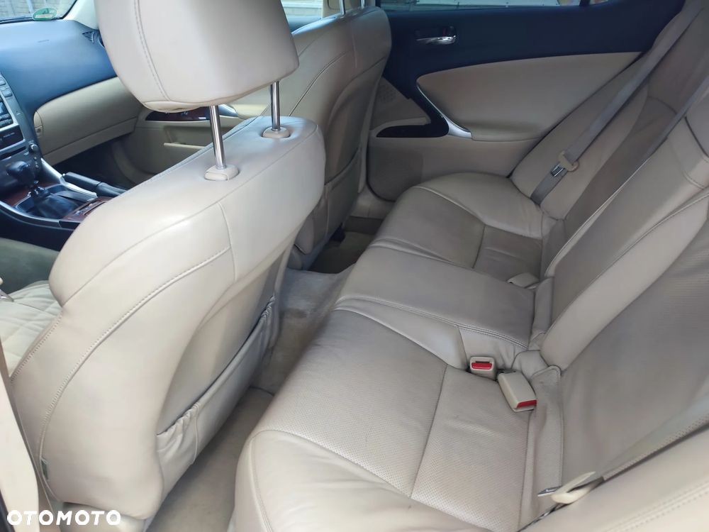 Lexus IS 220 D Prestige - 6