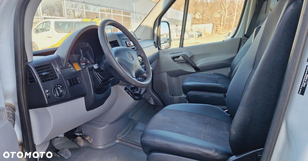 Mercedes-Benz Sprinter - 16