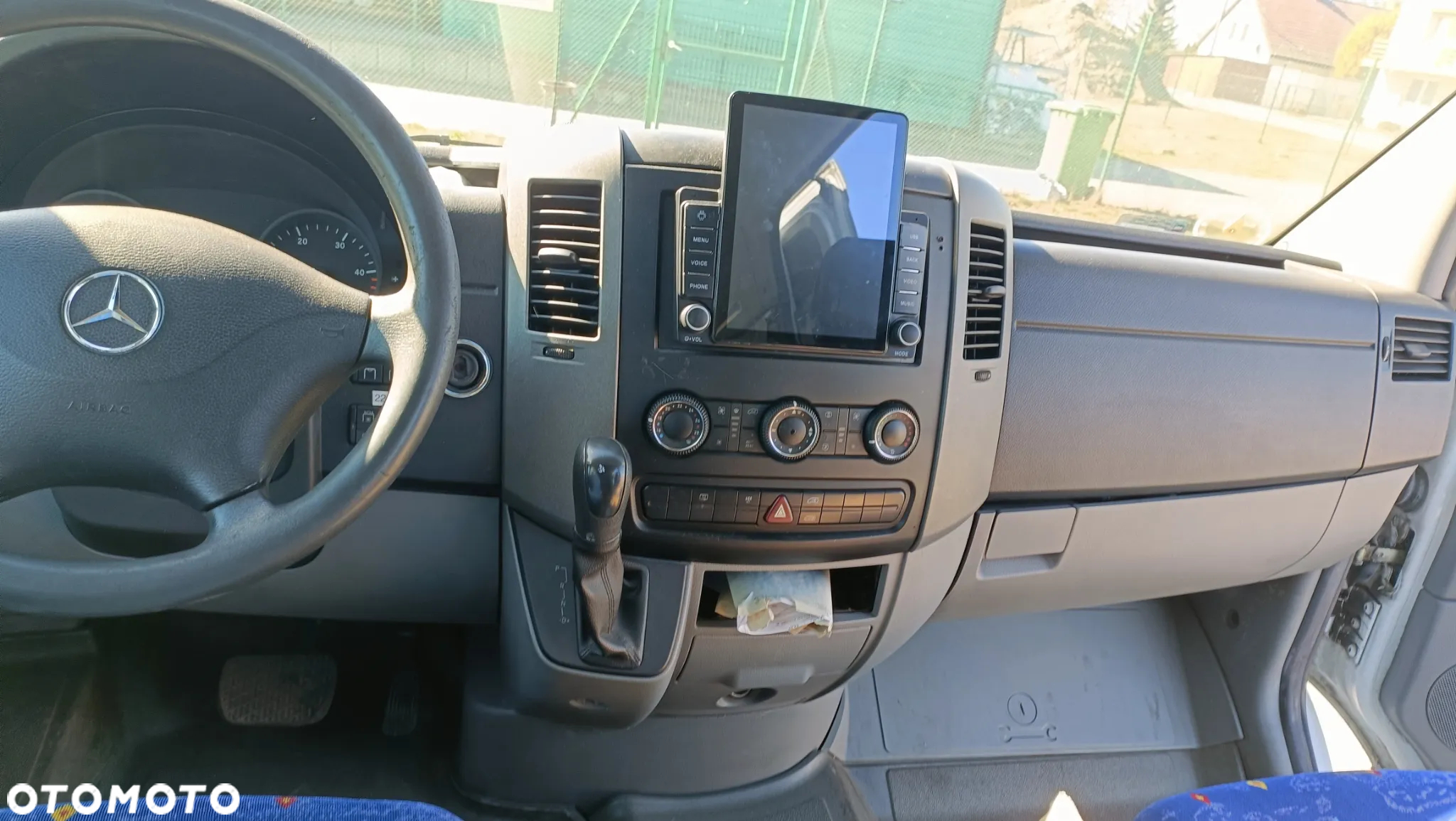 Mercedes-Benz Sprinter - 14