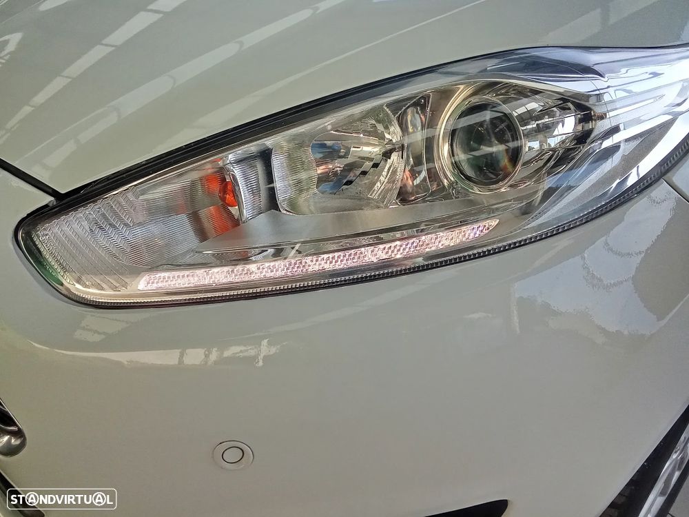 Ford Fiesta 1.0 EcoBoost Titanium - 17