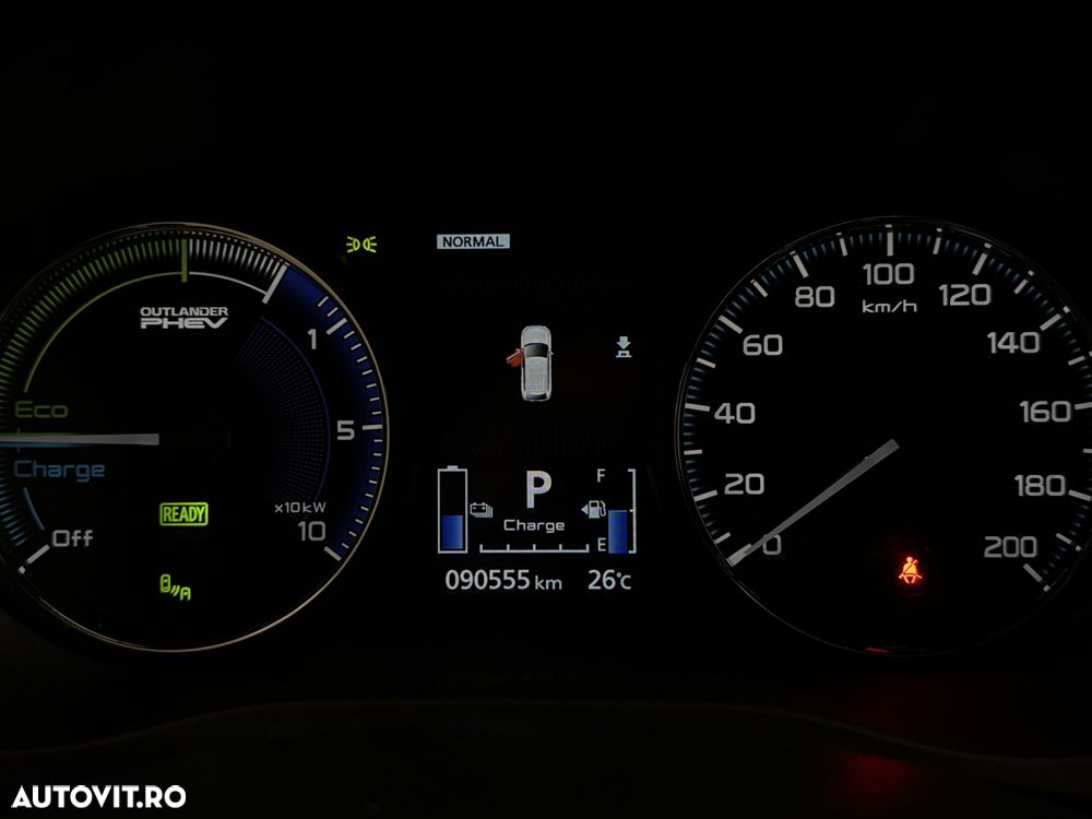 Mitsubishi Outlander - 11