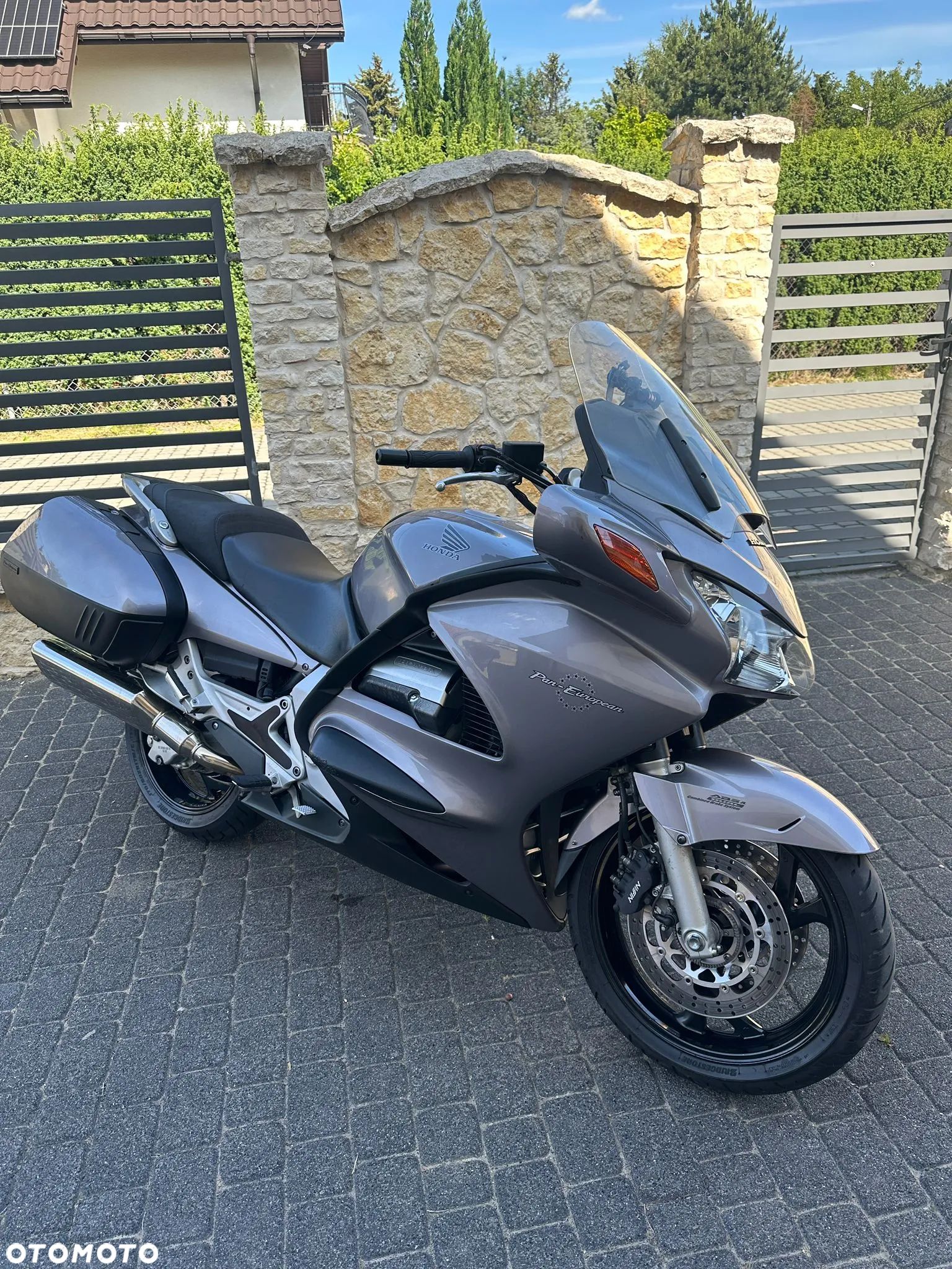 Honda ST - 1