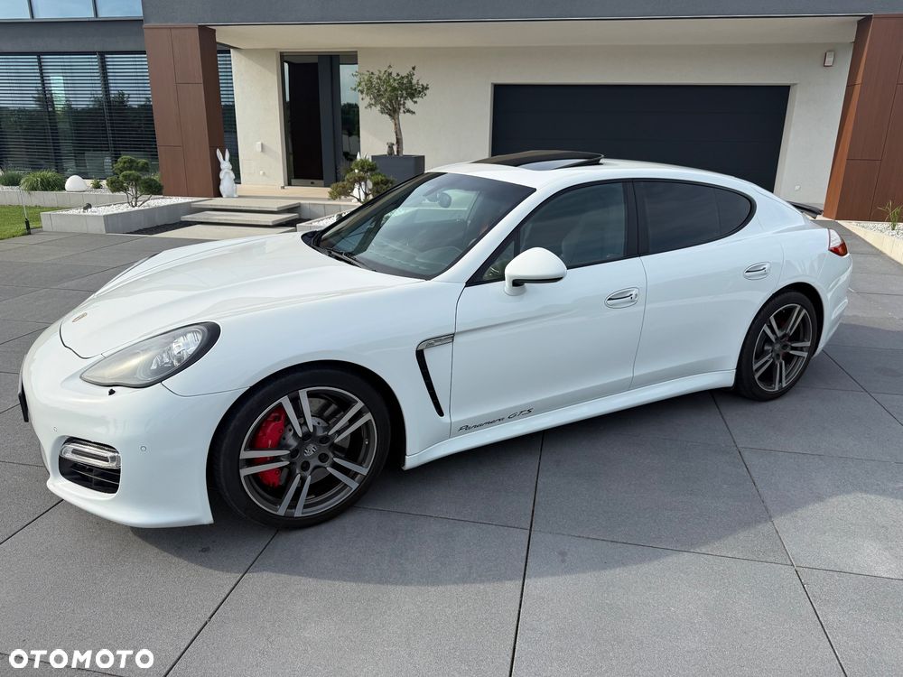 Porsche Panamera GTS - 12