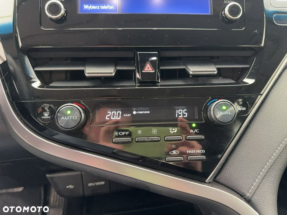 Toyota Camry - 21
