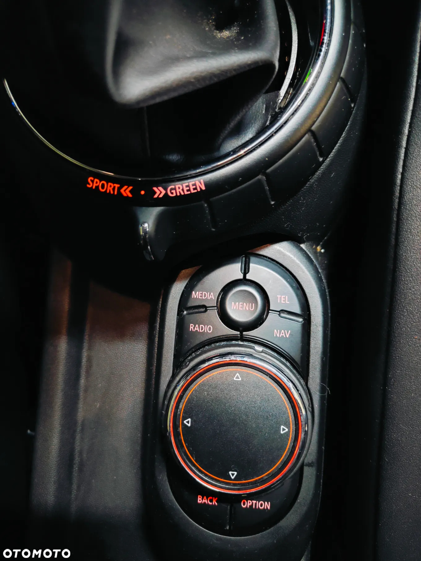 MINI Cooper Standard - 11