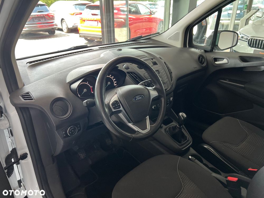 Ford Transit Courier - 20