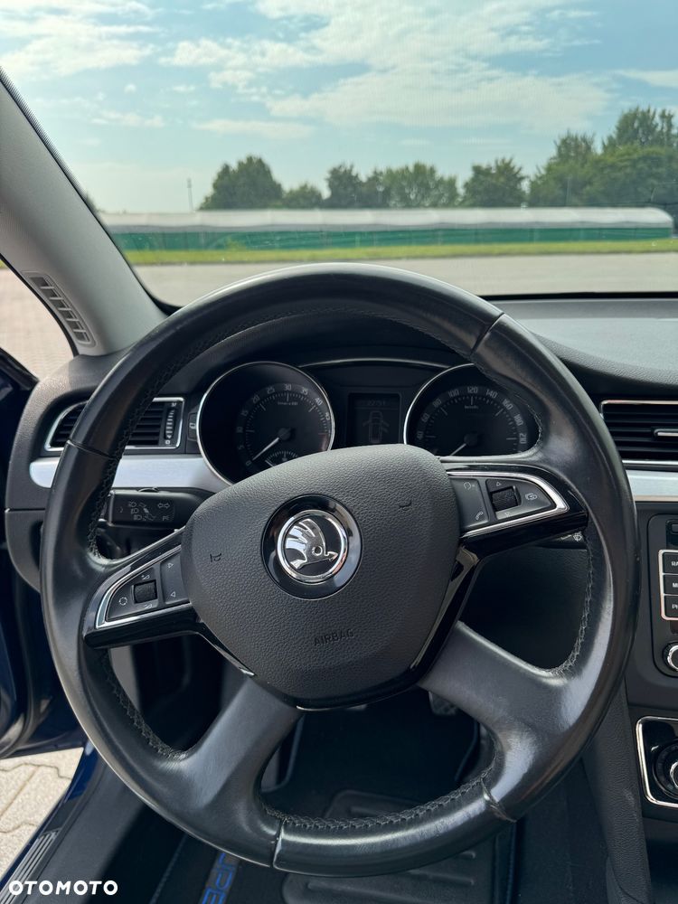 Skoda Superb 2.0 TDI Elegance - 21