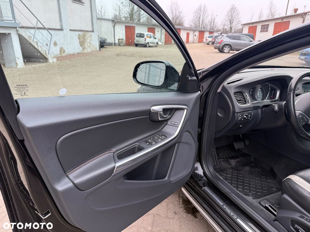 Volvo V60 T5 Geartronic Linje Business - 16
