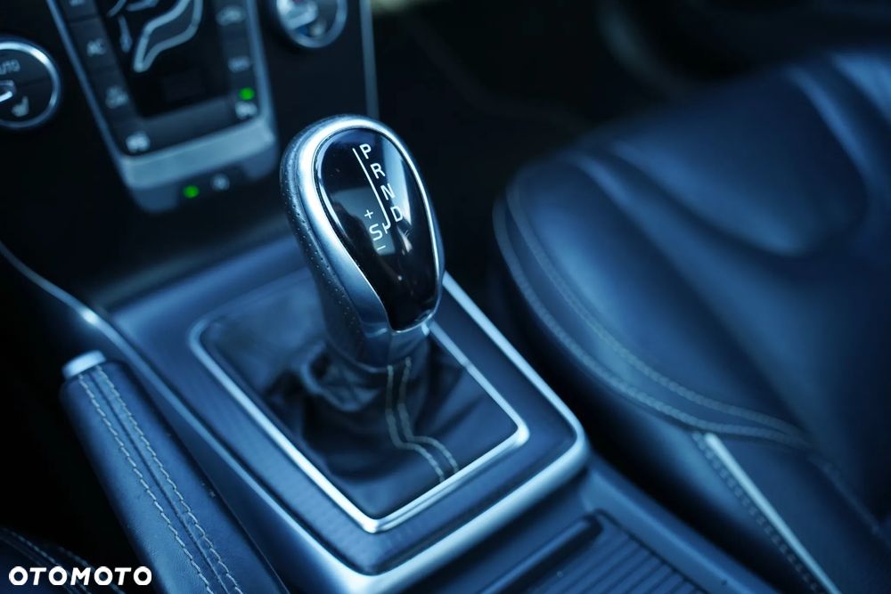 Volvo V40 T4 Geartronic RDesign - 36