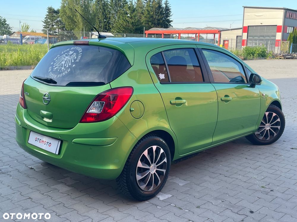 Opel Corsa 1.4 16V Navi - 4