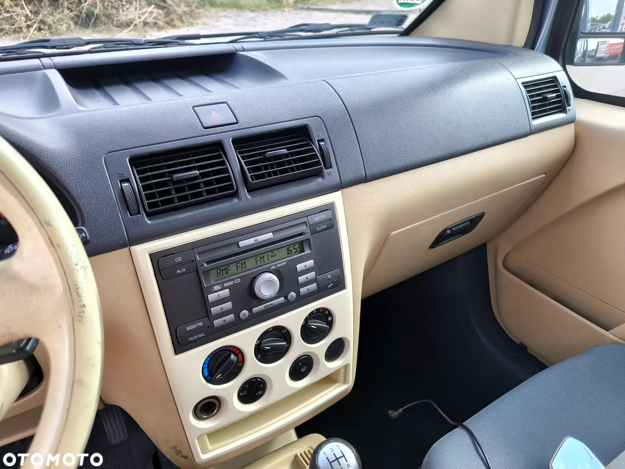 Ford Tourneo Connect - 17