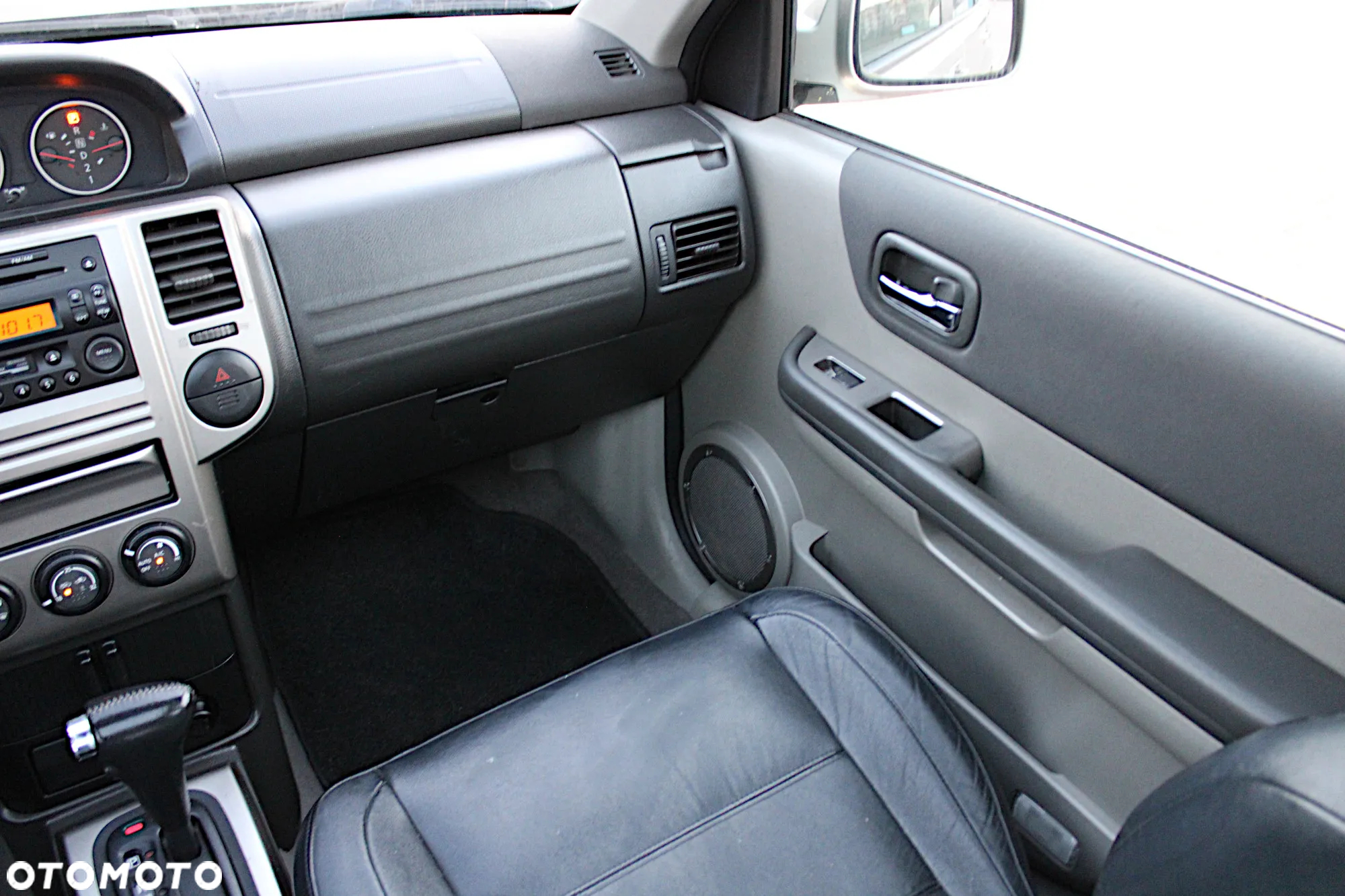 Nissan X-Trail 2.5 4x4 Elegance - 31