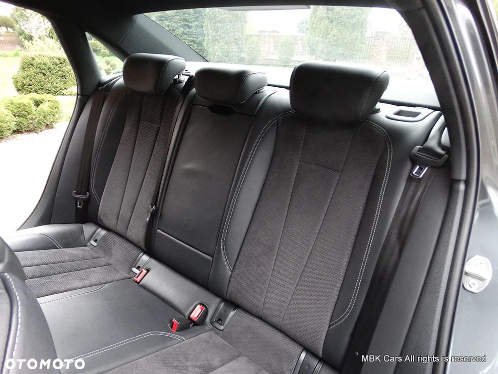 Audi A4 Limousine - 32