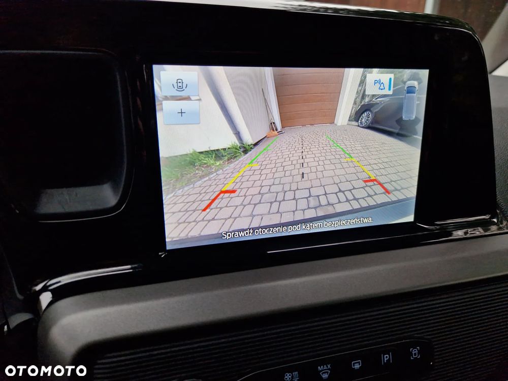 Ford Transit Courier - 18