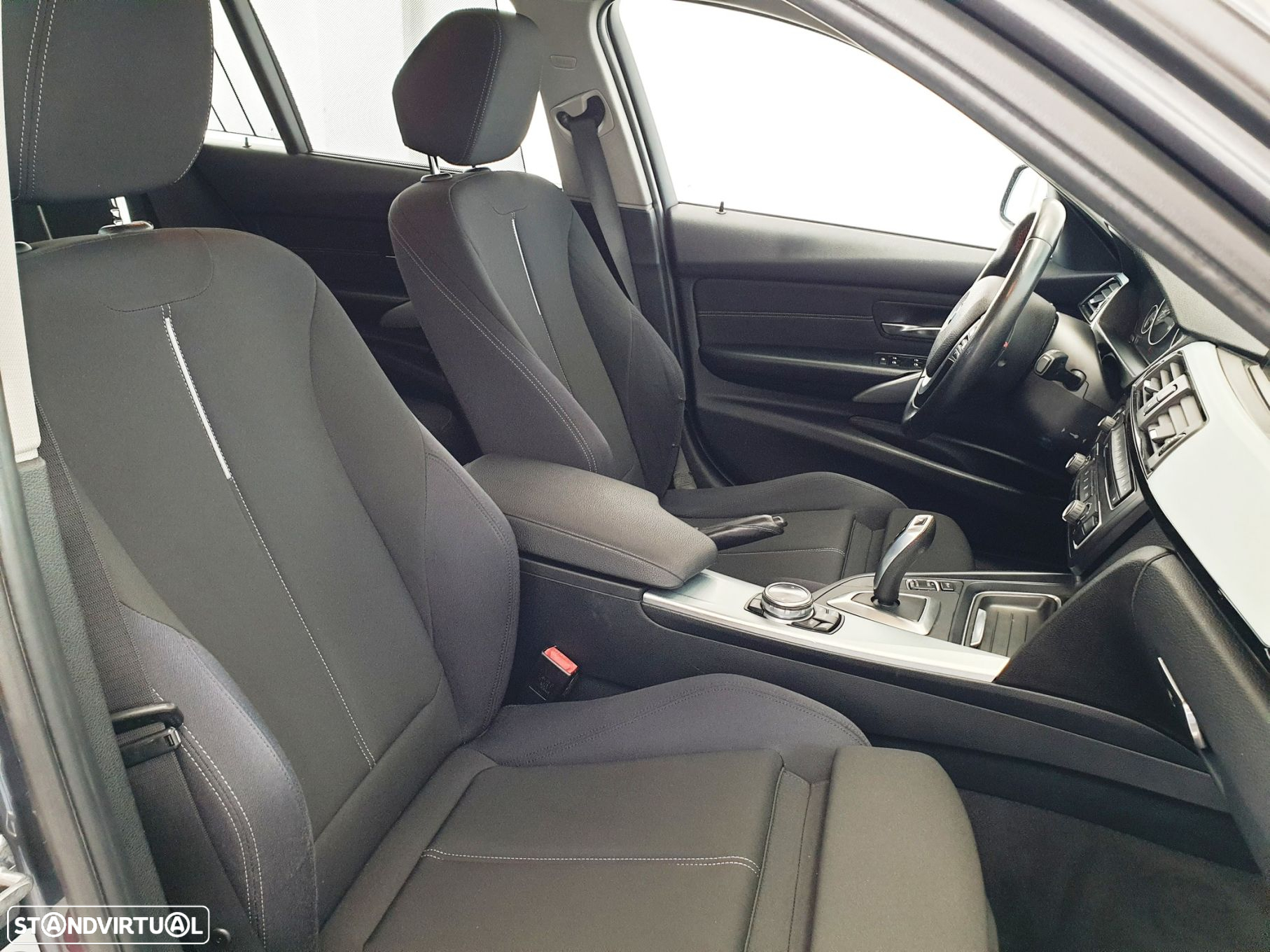 BMW 318 d Touring Auto Line Sport - 29
