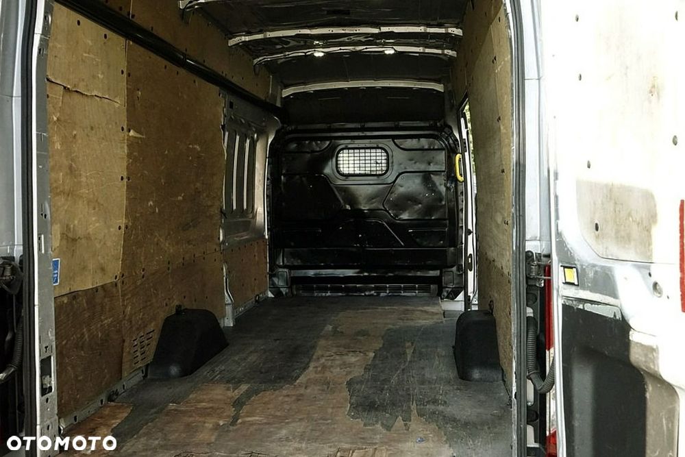 Ford Transit - 24