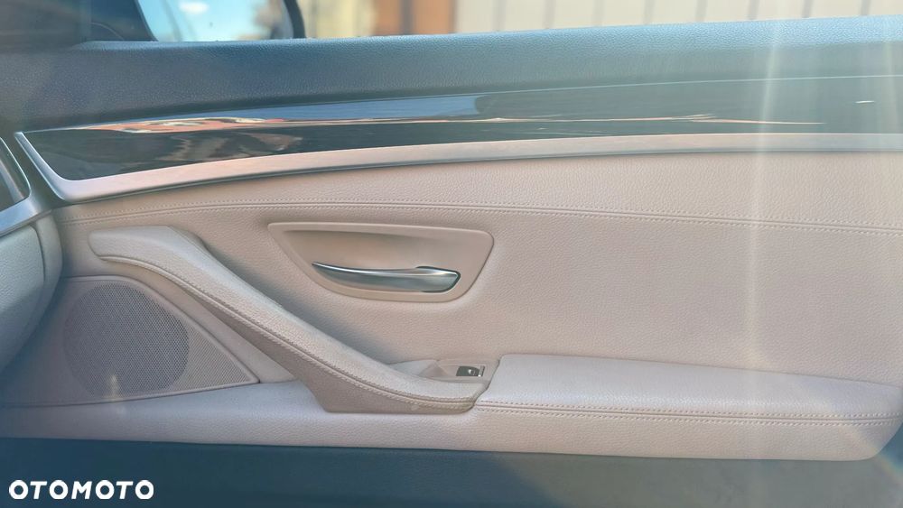 BMW Seria 5 520d Modern Line - 6