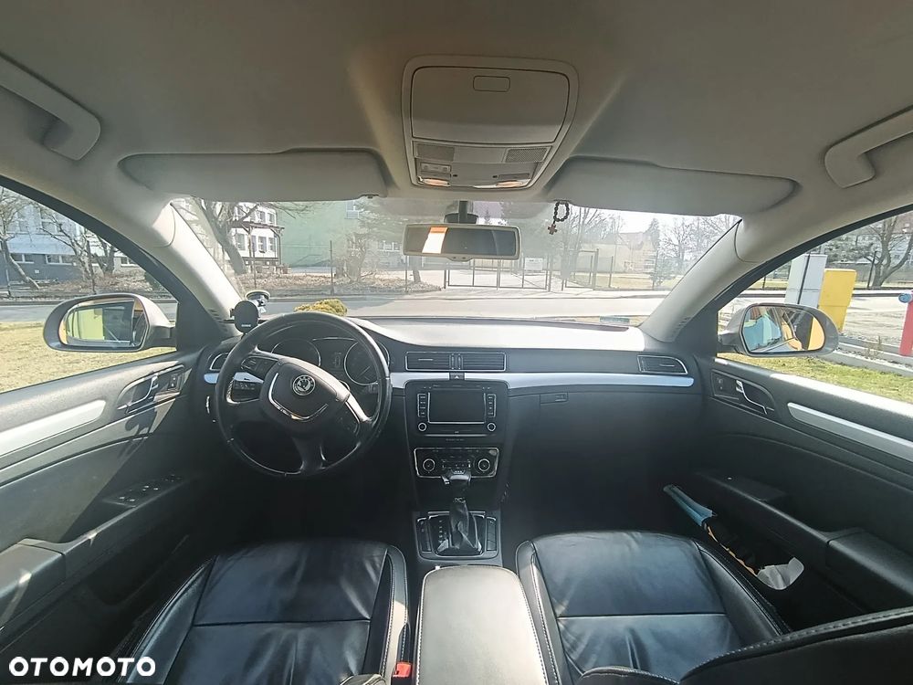 Skoda Superb 2.0 TDI DSG Ambition - 6