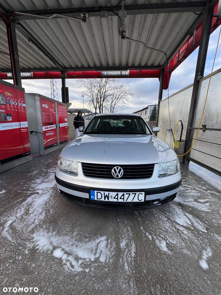Volkswagen Passat 1.8 - 15