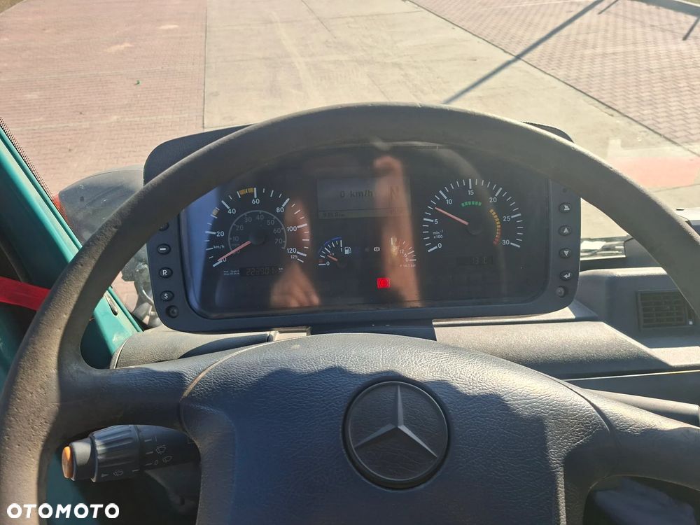 Mercedes-Benz Unimog - 10