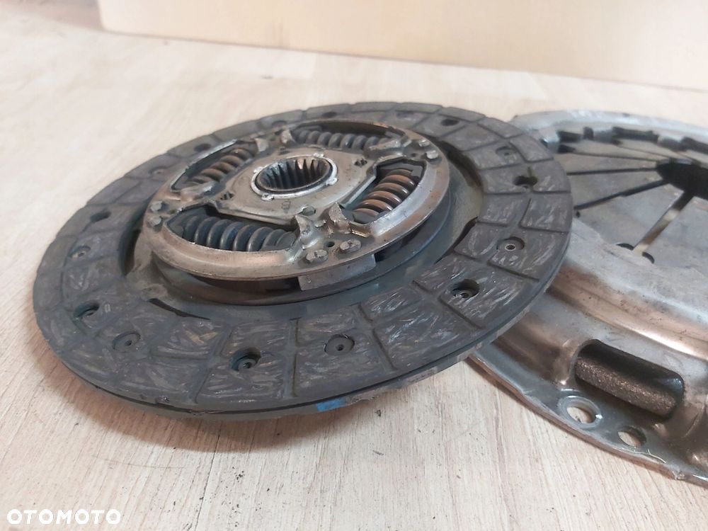 Toyota Yaris I 1,3 1,5 TS sprzęgło tarcza docisk - 2