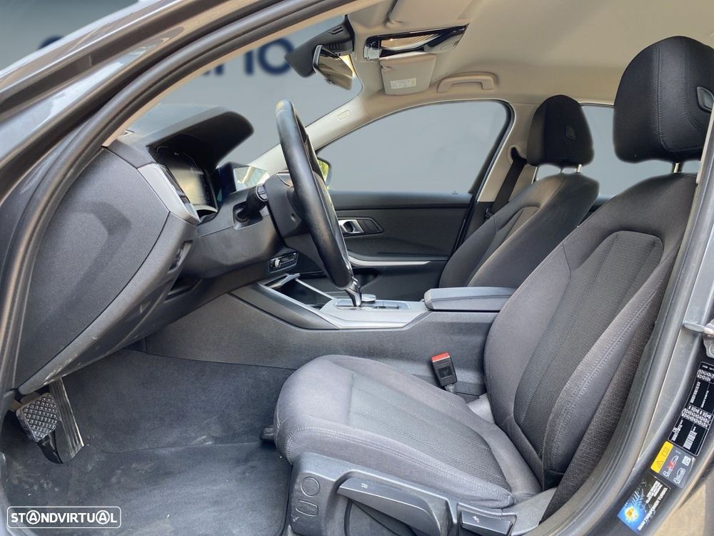 BMW 330 e Auto - 4